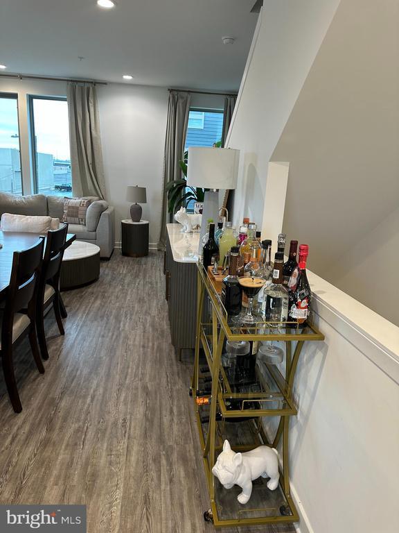 Building Photo - 3000 Birchview Walk