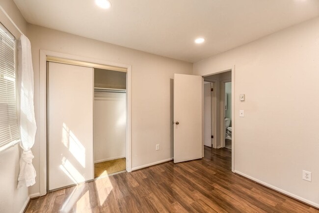 Building Photo - 4517 1175 W