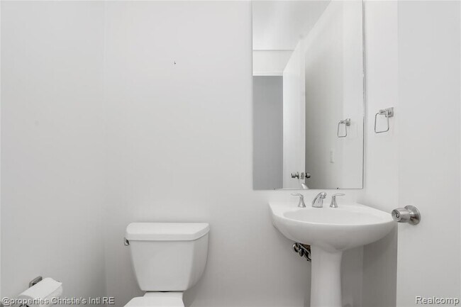 Building Photo - 3670 Woodward Ave