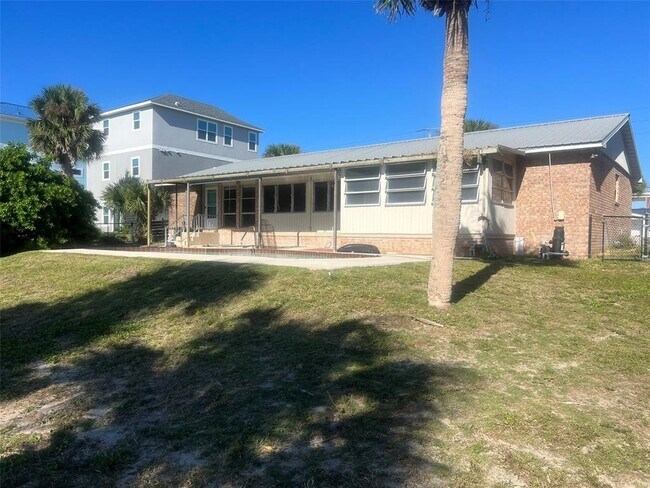 Building Photo - 1742 S Central Ave