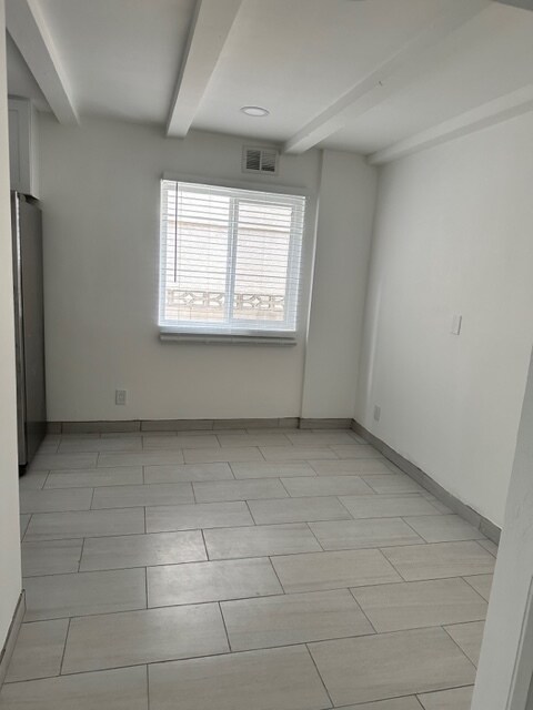 Building Photo - 15556 Vanowen St