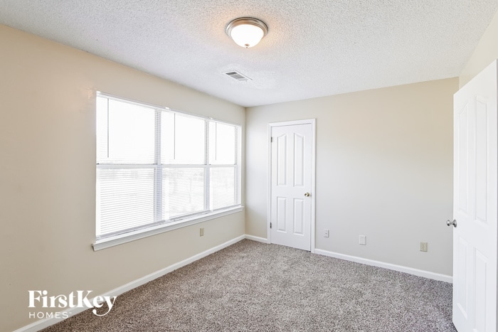 Building Photo - 8141 Walnut Valley Cove
