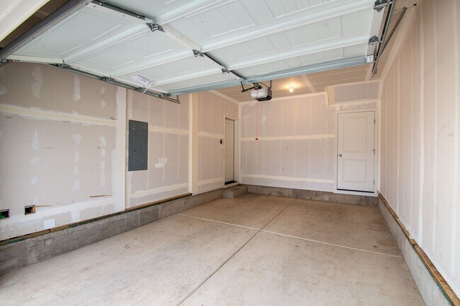 Building Photo - Heathwood - VPM484650H-6