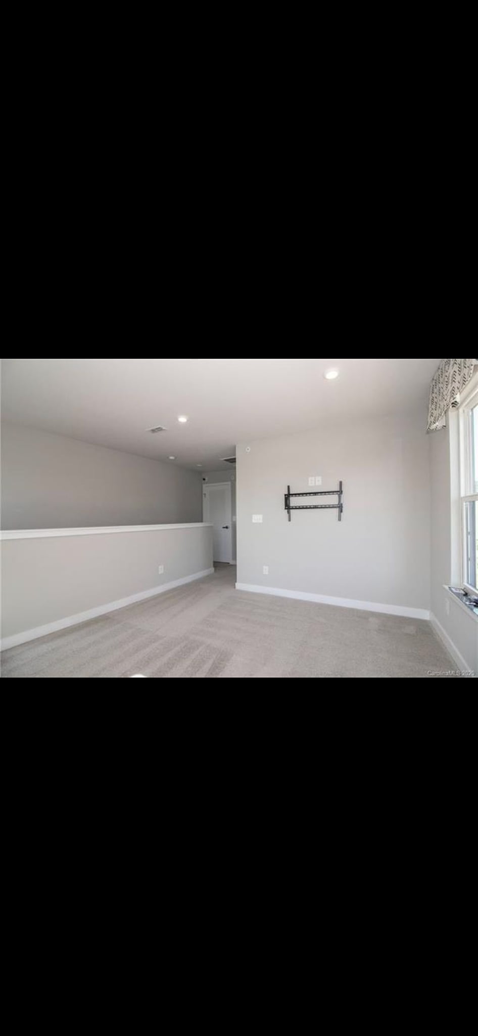 3rd Fl Bedroom w/ Bath & Loft - 458 W Tremont Ave