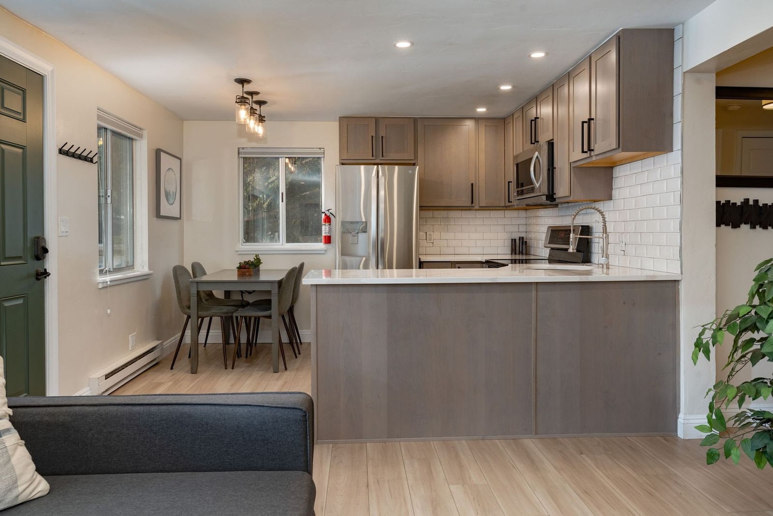 Building Photo - 940 Waters Ave