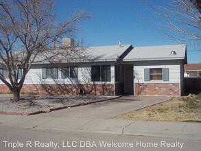 Building Photo - 1315 Desert Eve Dr