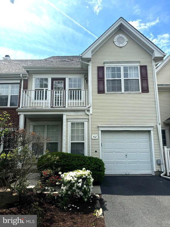 Building Photo - 402 Bollen Ct