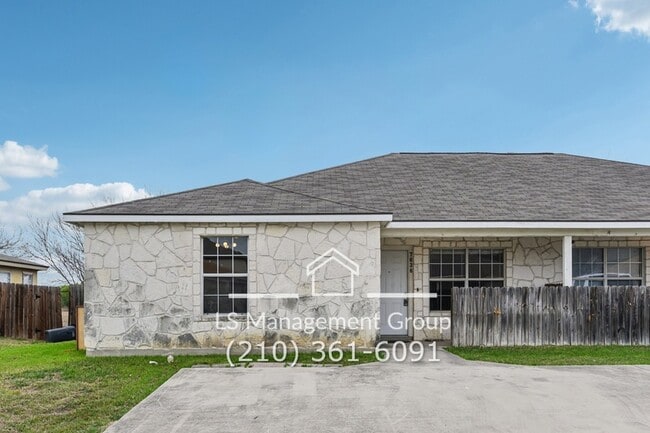 Building Photo - 7636 Oak Chase