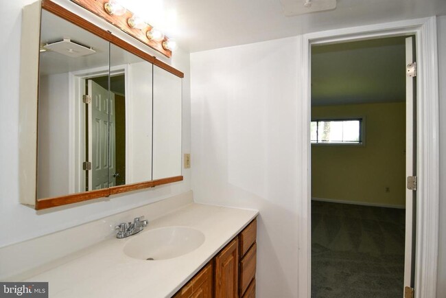 Building Photo - 4842 Randolph Dr