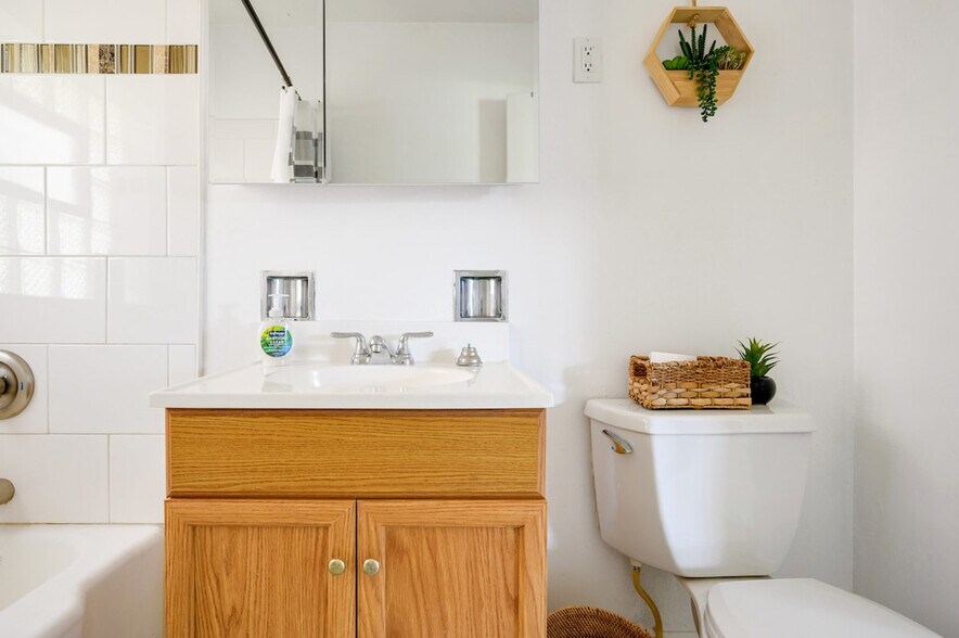 Building Photo - 30 W Burlington Ave