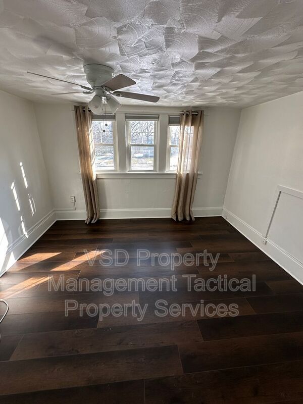 Building Photo - 1780 S Green Rd