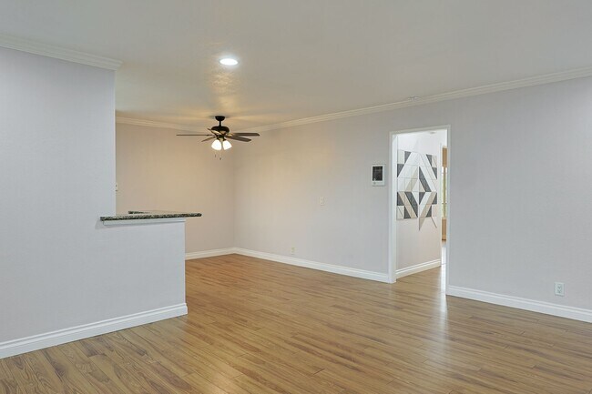 Building Photo - 2-Bed, 1.5-Bath Condo in Convenient El Cajon Location