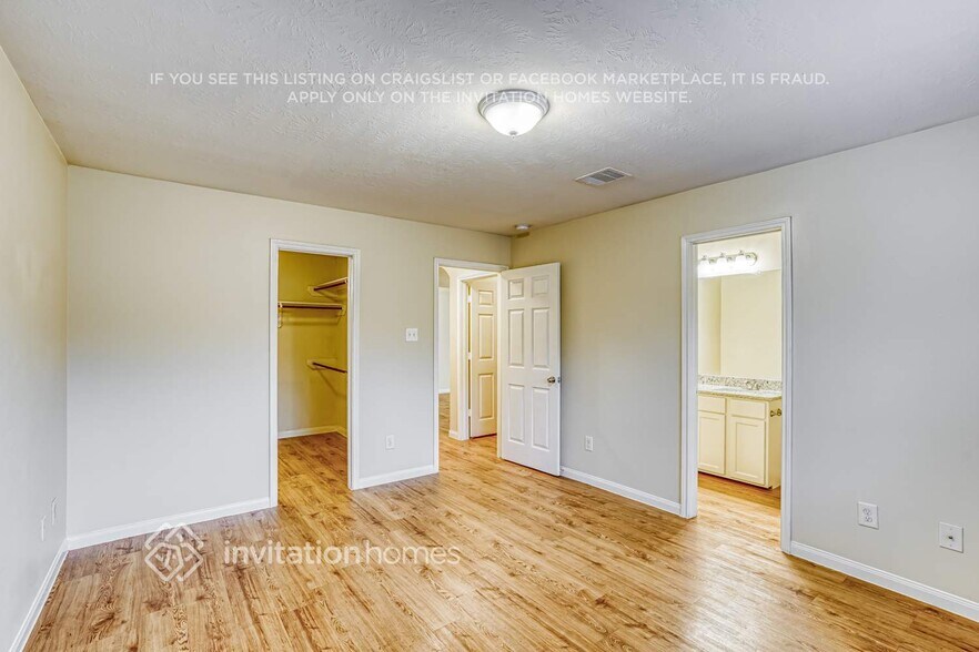 Building Photo - 18811 Dennington Dr