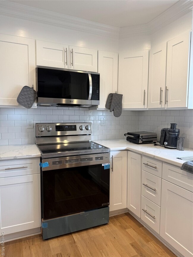 Building Photo - 165 Lynbrook Dr