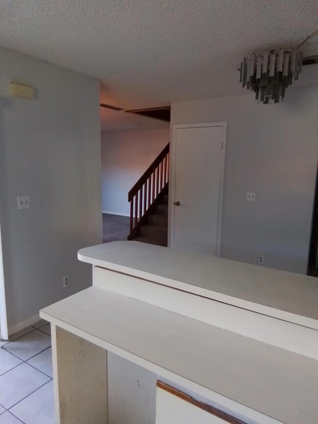 Building Photo - 1458 N Lawnwood Cir