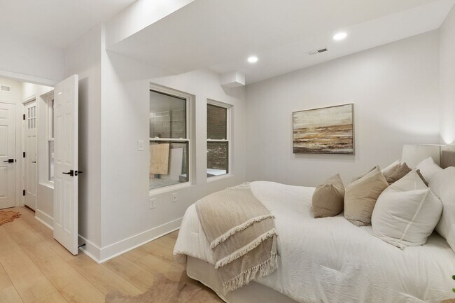 Building Photo - STUNNING 4 Level Fells Point Rowhome! WITH...