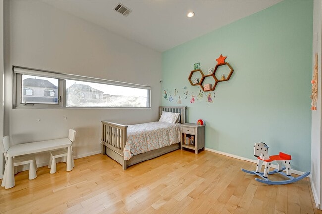 Building Photo - 5426 McCulloch Cir