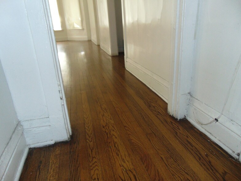 Building Photo - 7342 S Harvard Ave