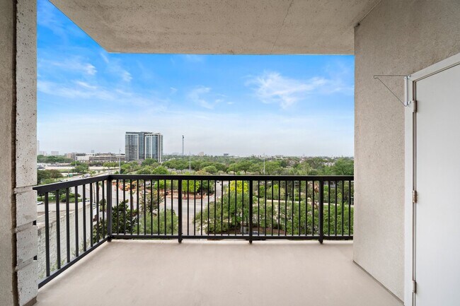 Building Photo - 3333 Allen Pkwy