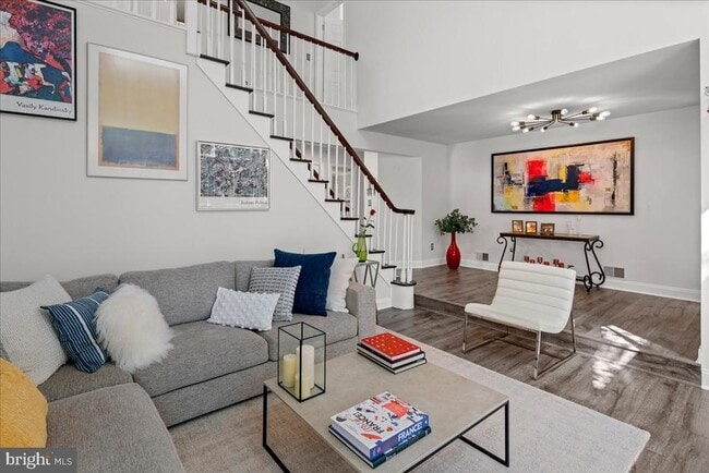 Building Photo - 9 Cromwell Ct