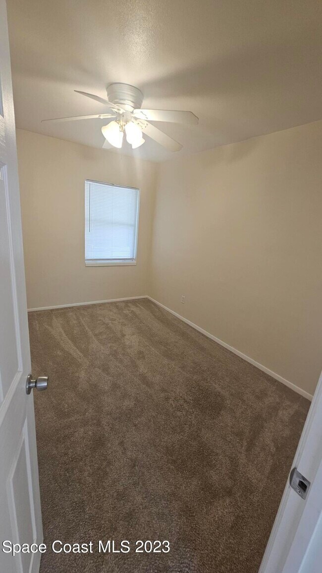 Building Photo - 644 Wisteria Dr