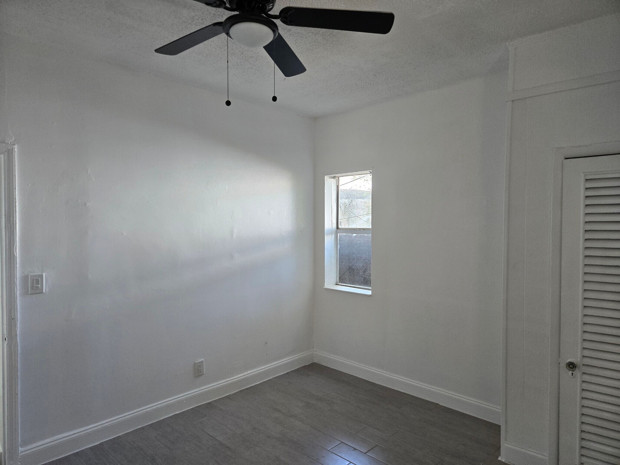 Building Photo - 4514 NE 1st Ave