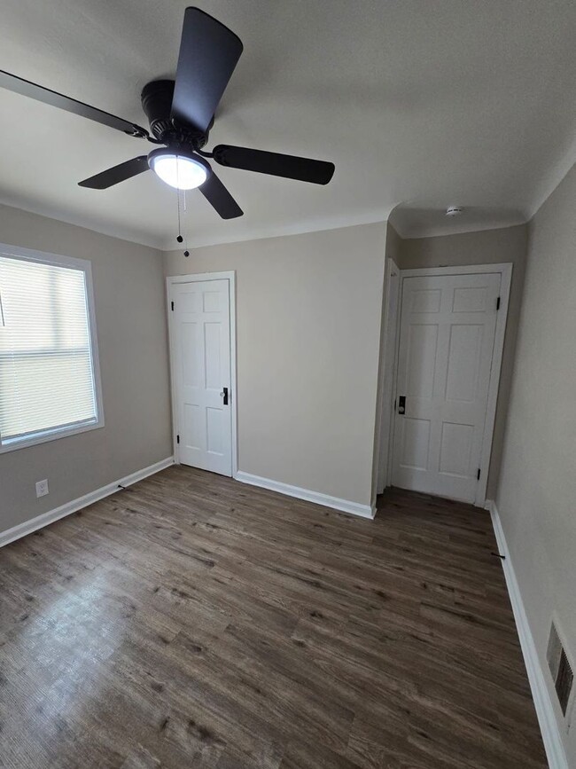 Building Photo - Freshly Renovated 3-Bedroom Home – Quality...