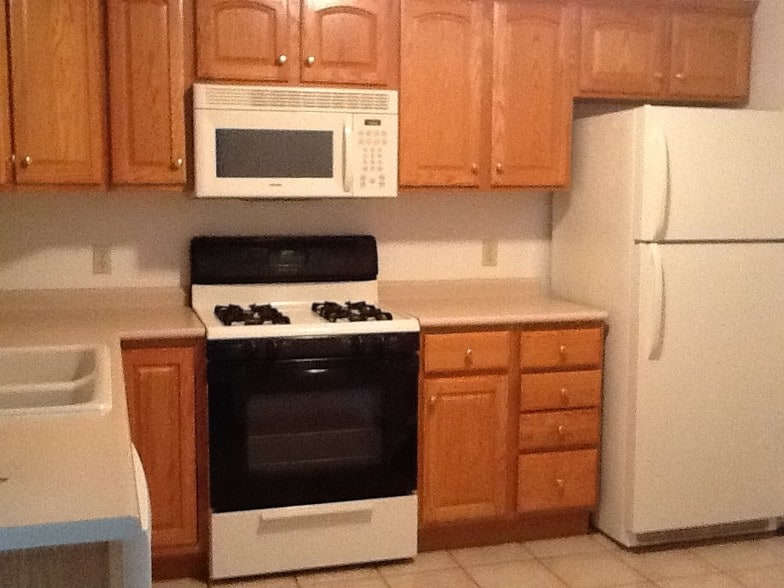 Building Photo - 833 Lowell Ave