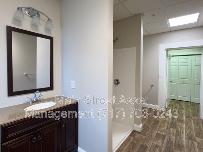 Building Photo - 100 S Front St