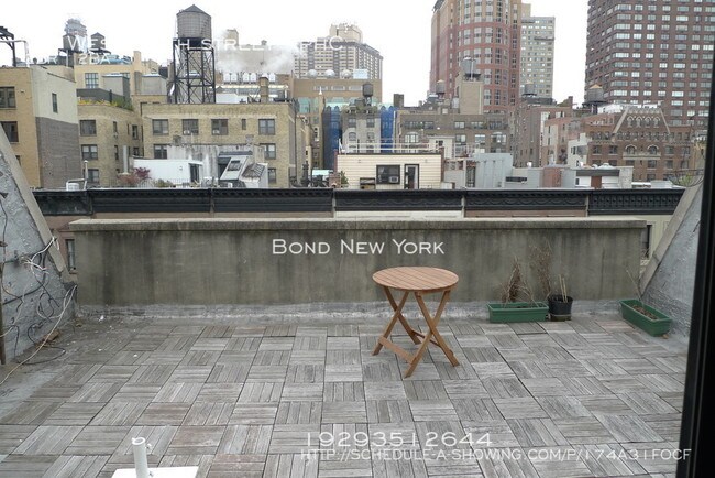 Building Photo - Upper West Side - 2 bed & 2 Bath Brownstone