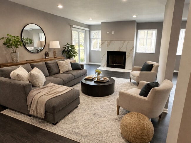 Building Photo - 225 Thornapple Ct