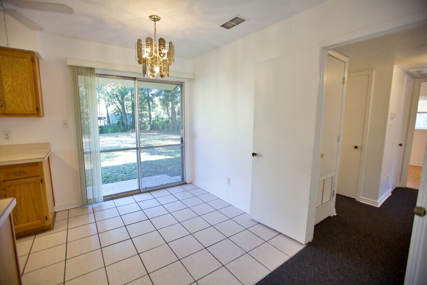 Building Photo - 1000 Hibiscus St