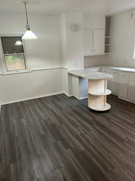 Primary Photo - 3664 E 52nd St