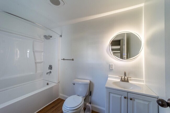 Building Photo - 14 Winter St