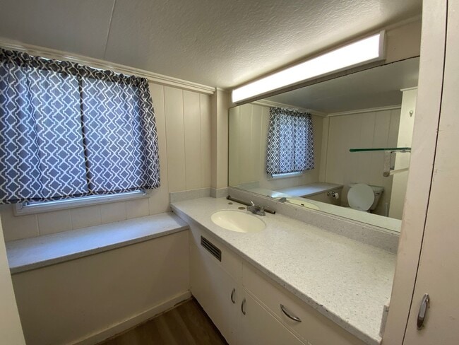Building Photo - 3715 Sierra Dr