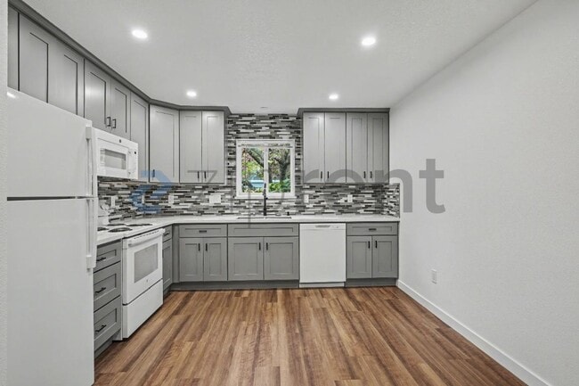 Building Photo - 2742 SE 138th Ave