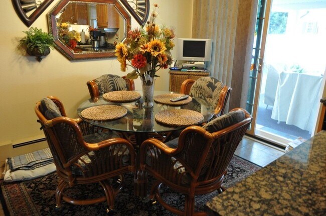 Building Photo - 317 Chestnut St