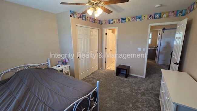 Building Photo - 3425 White Oak Ln