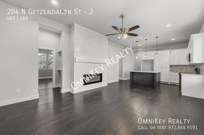 Building Photo - 204 N Getzendaner St