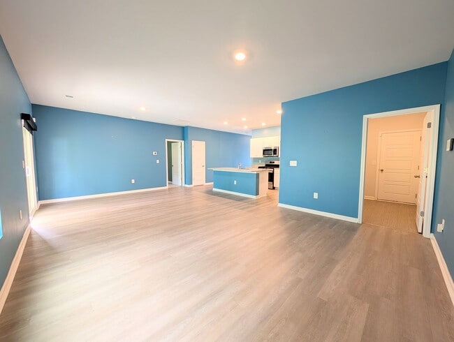Building Photo - Charming 3-Bed, 2-Bath Home in Carolina Lakes - Long Term Rental