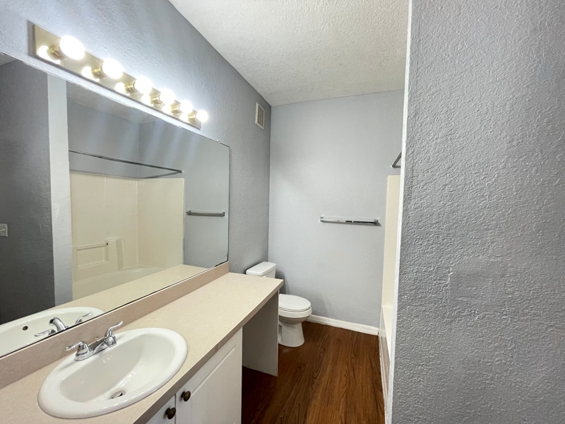 Building Photo - 860 Grand Regency Pointe