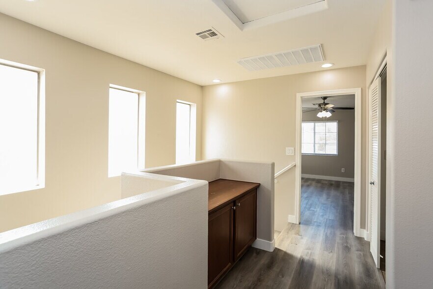 Building Photo - 932 Maple Pines Ave