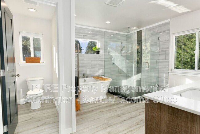 Building Photo - 7229 Turquoise Dr SW