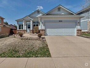 Building Photo - Beautiful 4 bedroom off Barnes and Charlot...