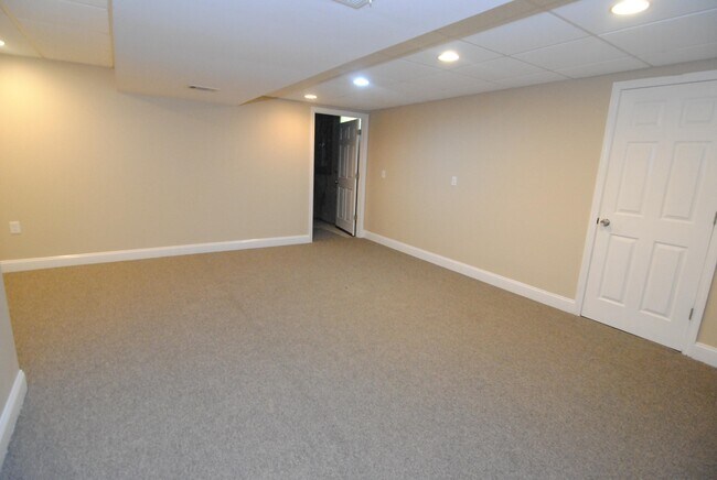 Building Photo - 11 Ventura Cir