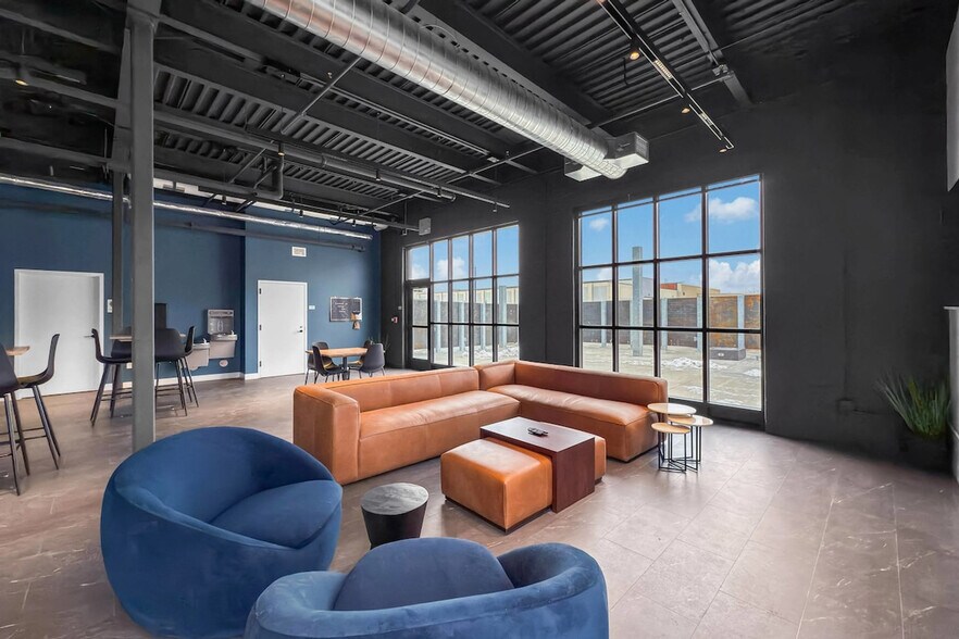 Building Photo - 605 W 4th St N