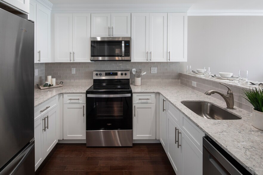 Primary Photo - Legion Manor: In-Unit Washer & Dryer, Cold Water Included, Elevator, Fitness Center, and Cat & Do...