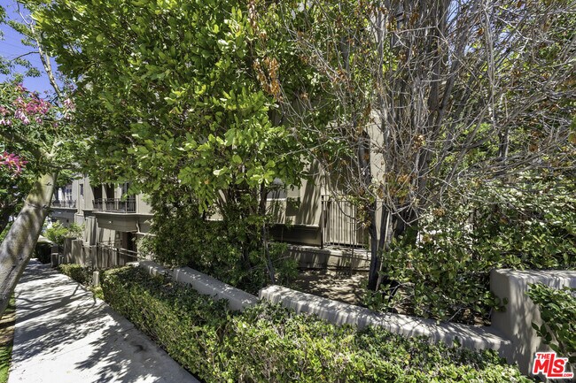 Building Photo - 1820 Benecia Ave