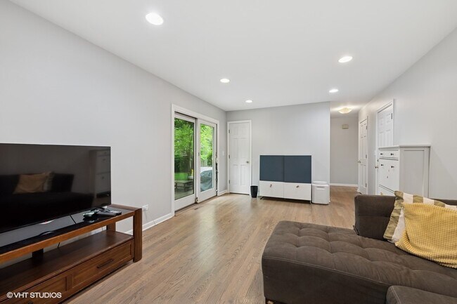 Building Photo - 1208 Parliament Ct
