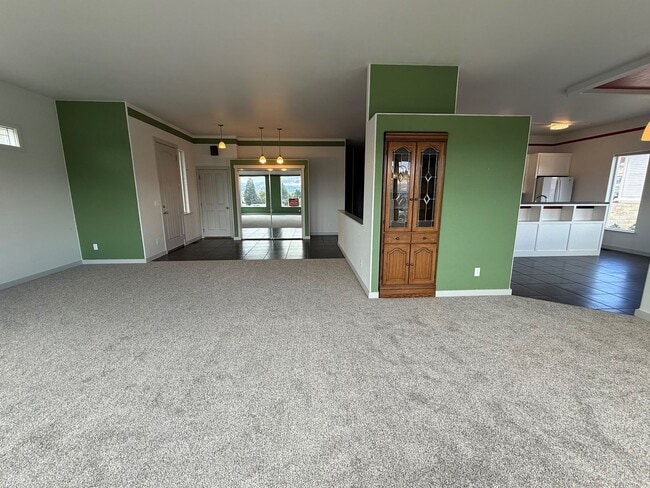 Building Photo - Now renting 3 bedroom House